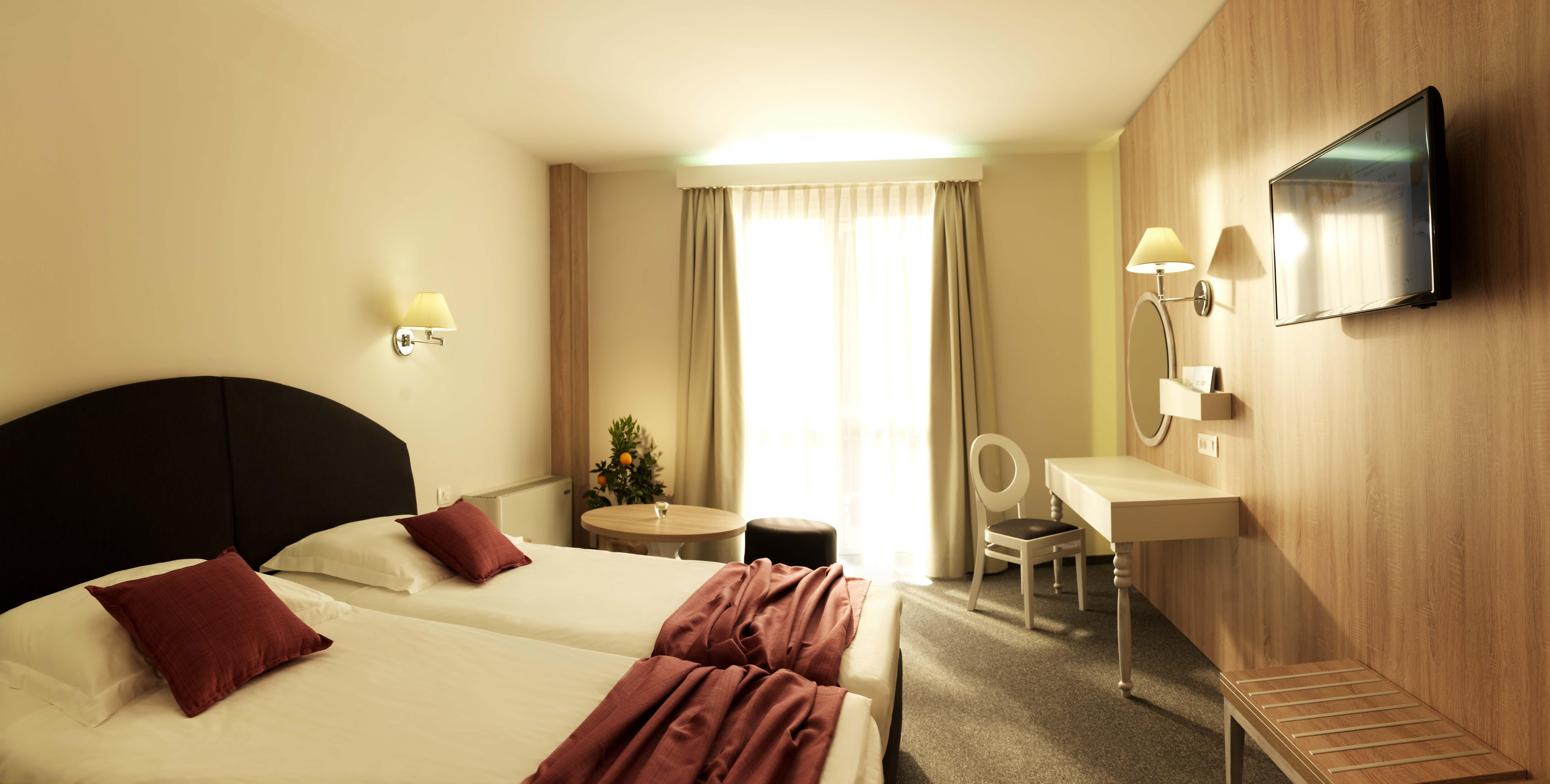 Hotel Mirna - Terme & Wellness Lifeclass Portoroz Exterior photo
